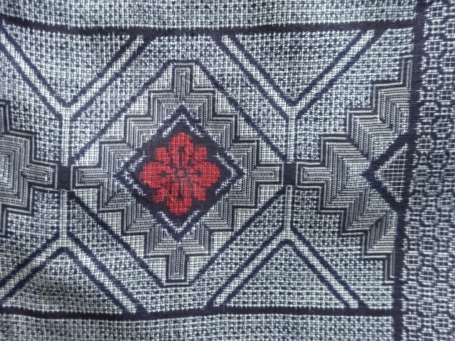 JAPANESE KIMONO / ANTIQUE KIMONO / SILK / DOROZOME / OSHIMA TSUMUGI / WOVEN GEOMETRIC